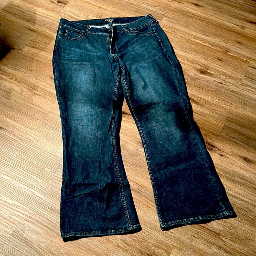 Bootleg cut jeans